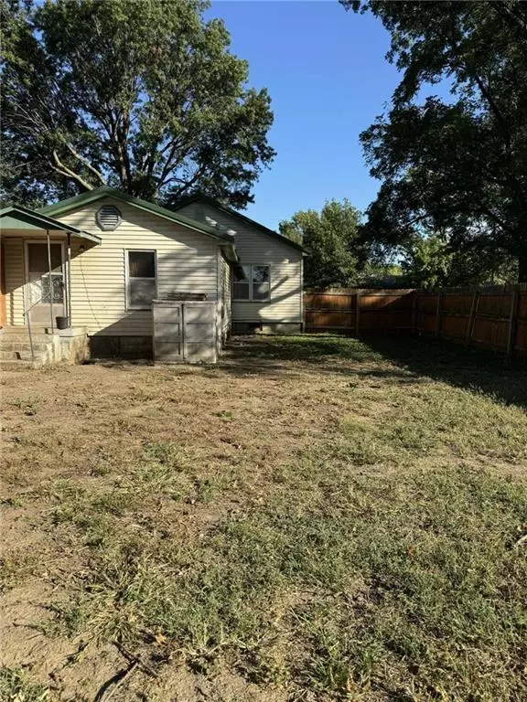 Other - 807 W Spruce St, Cherokee, KS 66724 photo 4 of 12