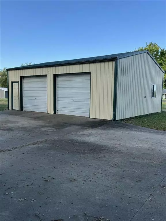 Other - 807 W Spruce St, Cherokee, KS 66724 photo 6 of 12
