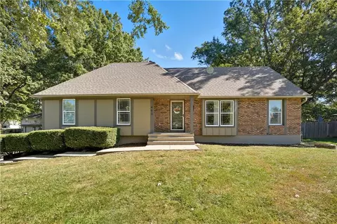 403 S Sunset Ln, Raymore, MO 64083
