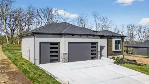 22480 W 89th Ter, Lenexa, KS 66227