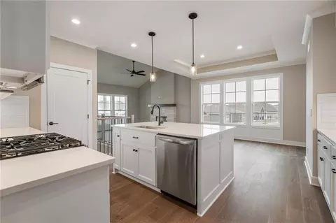 8209 Aurora St, Lenexa, KS 66220
