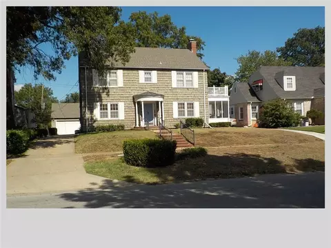 1216 W 4 St, Coffeyville, KS 67337