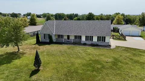 100 Meadows Ln, Pattonsburg, MO 64670