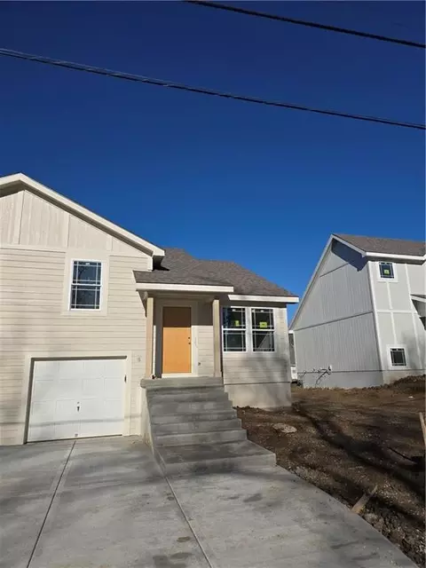 512 W Lawrence St, Spring Hill, KS 66083