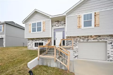 Exterior - 103 Johnson Cir, Dearborn, MO 64439 photo 4 of 7