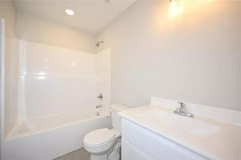 Bath - 103 Johnson Cir, Dearborn, MO 64439 photo 4 of 4