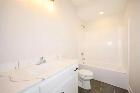 Bath - 105 Johnson Cir, Dearborn, MO 64439 photo 5 of 5