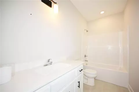 Bath - 105 Johnson Cir, Dearborn, MO 64439 photo 4 of 5