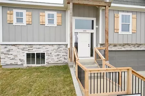 Exterior - 105 Johnson Cir, Dearborn, MO 64439 photo 2 of 3