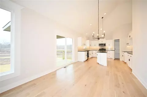 Dining - 105 Johnson Cir, Dearborn, MO 64439 photo 1 of 1