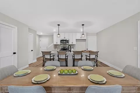 Dining - 23706 E 11th St, Independence, MO 64056 photo 4 of 4
