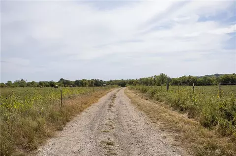 8602 E Utopia Dr, Bronaugh, MO 64728 photo 21