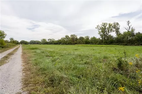 8602 E Utopia Dr, Bronaugh, MO 64728 photo 5