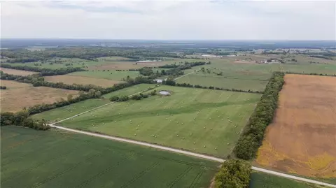 8602 E Utopia Dr, Bronaugh, MO 64728 photo 2