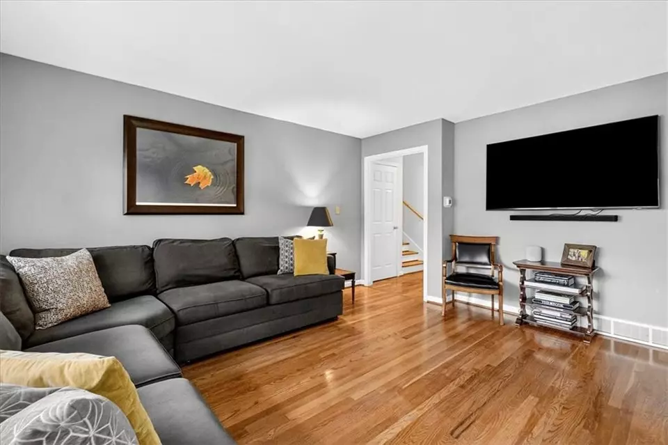 Living - 5816 W 87th Ter, Overland Park, KS 66207 photo 1 of 2