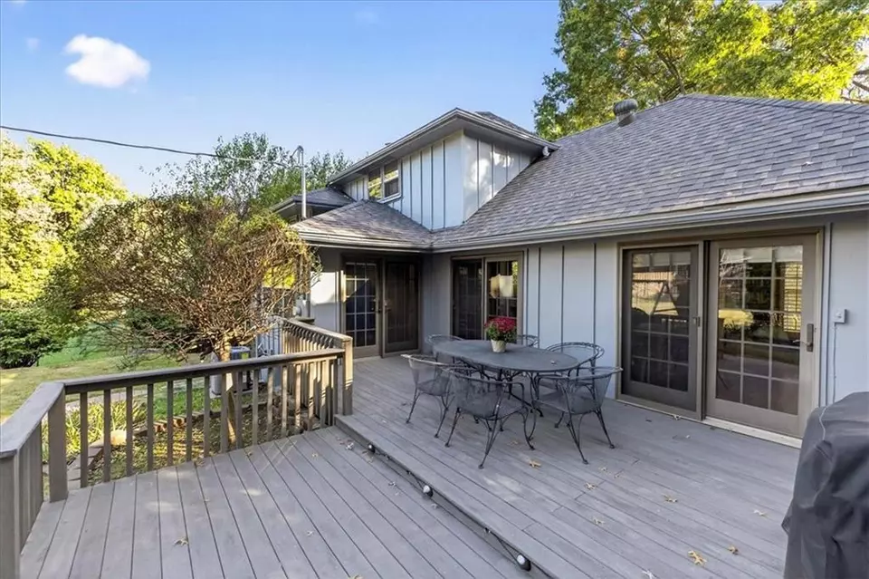 Exterior - 5816 W 87th Ter, Overland Park, KS 66207 photo 6 of 13