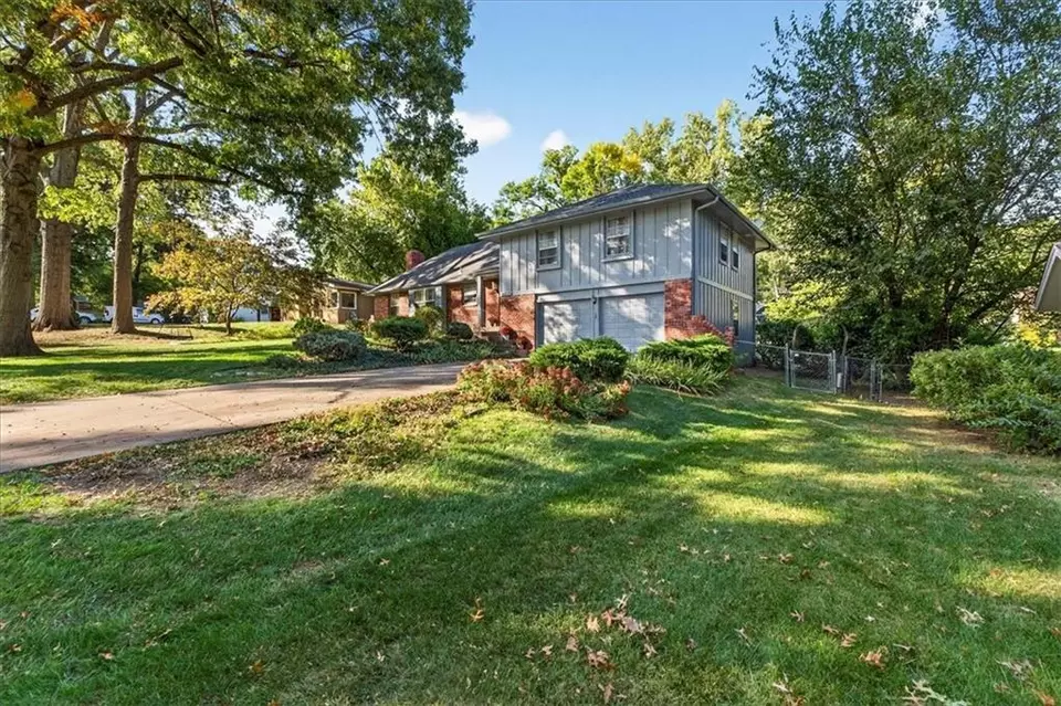 Exterior - 5816 W 87th Ter, Overland Park, KS 66207 photo 2 of 13