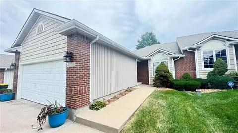 4605 Hedges Ave, Kansas City, MO 64133