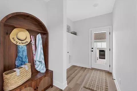 Entry Way - 23722 E 11th St, Independence, MO 64056 photo 2 of 3