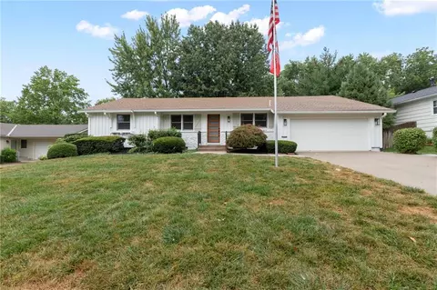 6116 W 85th Ter, Overland Park, KS 66207