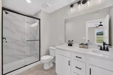 Bath - 23718 E 11th St, Independence, MO 64056 photo 2 of 4