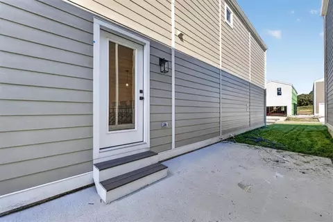 Exterior - 23718 E 11th St, Independence, MO 64056 photo 10 of 10