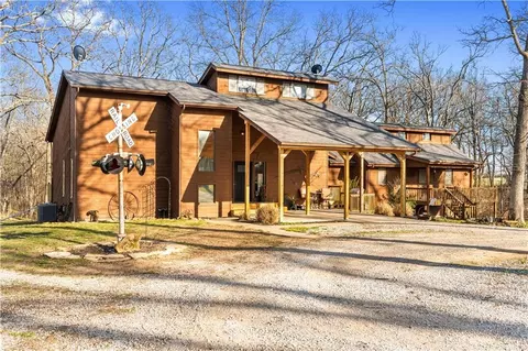 23529 E Overland Rd, Nevada, MO 64772
