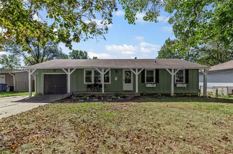 303 W Sunrise Dr, Belton, MO 64012