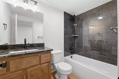 Bath - 11802 E 231st St, Peculiar, MO 64078 photo 5 of 5