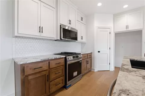 Kitchen - 11802 E 231st St, Peculiar, MO 64078 photo 2 of 2
