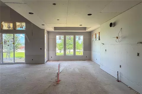 Living - 21938 W 99th Ter, Lenexa, KS 66220 photo 4 of 9