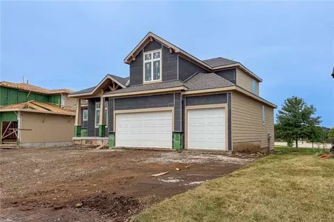 Exterior - 21938 W 99th Ter, Lenexa, KS 66220 photo 3 of 7