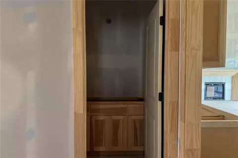 Entry Way - 21938 W 99th Ter, Lenexa, KS 66220 photo 2 of 10