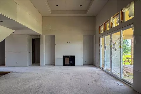 Living - 21938 W 99th Ter, Lenexa, KS 66220 photo 2 of 9