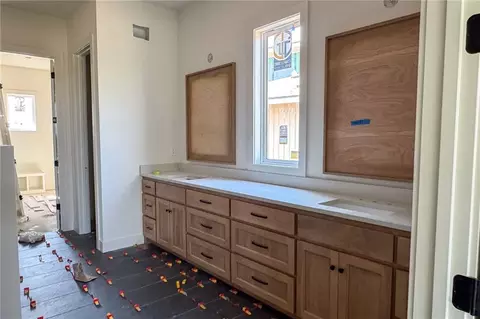 Bath - 21938 W 99th Ter, Lenexa, KS 66220 photo 1 of 5