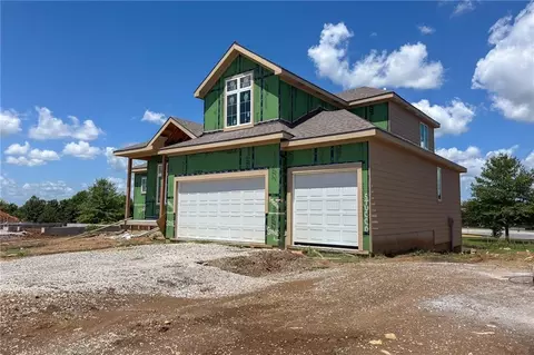 Exterior - 21938 W 99th Ter, Lenexa, KS 66220 photo 3 of 7