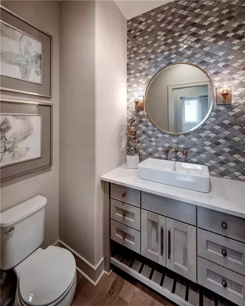 Bath - 21938 W 99th Ter, Lenexa, KS 66220 photo 1 of 3