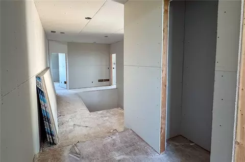 Entry Way - 21938 W 99th Ter, Lenexa, KS 66220 photo 7 of 10
