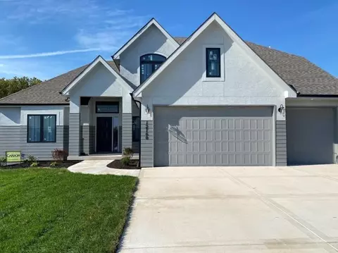 2331 NW Palisades Dr, Riverside, MO 64150