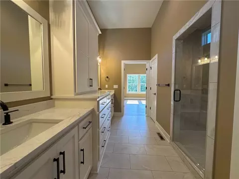 Bath - 4815 NW Martin St, Riverside, MO 64150 photo 3 of 6