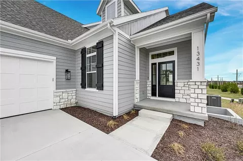 13431 W 174th Ter, Overland Park, KS 66221