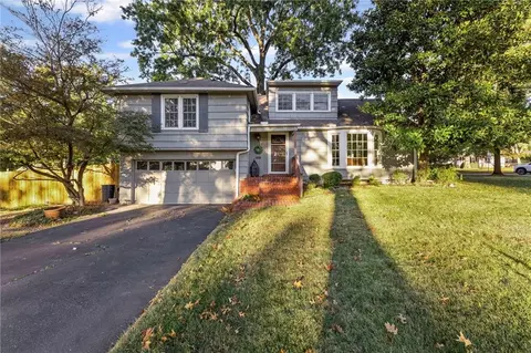 7000 Roe Ave, Prairie Village, KS 66208