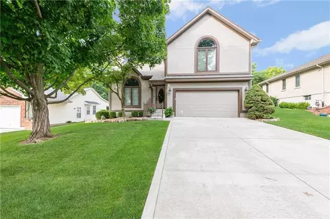 280 Beau Dr, Blue Springs, MO 64014