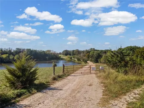 Cherokee Lane, Blackwater, MO 65322