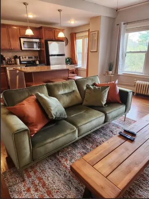 323 Emanuel Cleaver Ii Blvd #3A, Kansas City, MO 64112