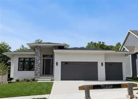 22415 W 89th Ter, Lenexa, KS 66227