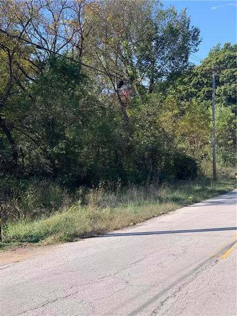9707 E Wilson Rd, Independence, MO 64050 photo 3