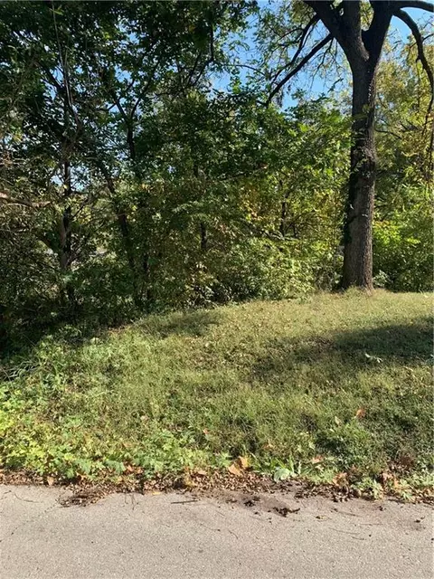 9707 E Wilson Rd, Independence, MO 64050 photo 12