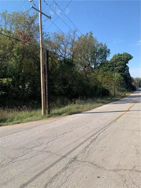 9707 E Wilson Rd, Independence, MO 64050 photo 2