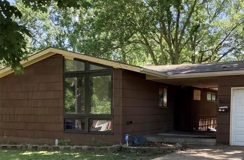 12303 E 46th Ter, Independence, MO 64055
